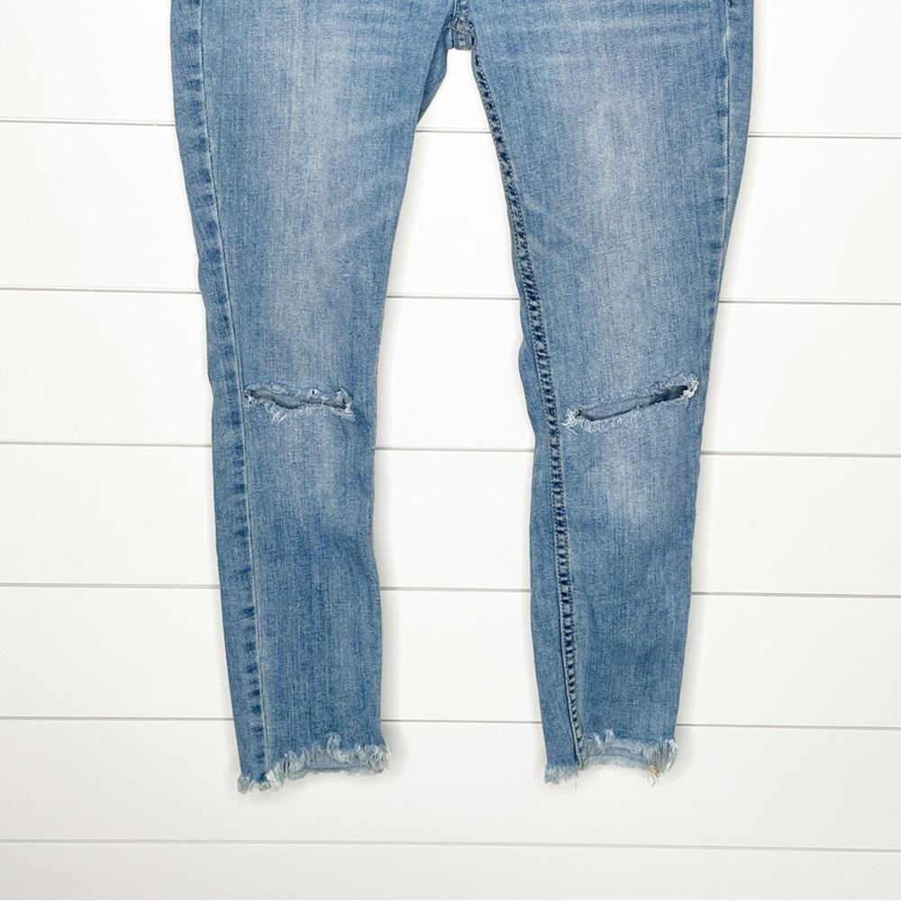 Free People Ripped Cropped Frayed Hem Jeans Light Wash Size 25 - Picture 4 of 11